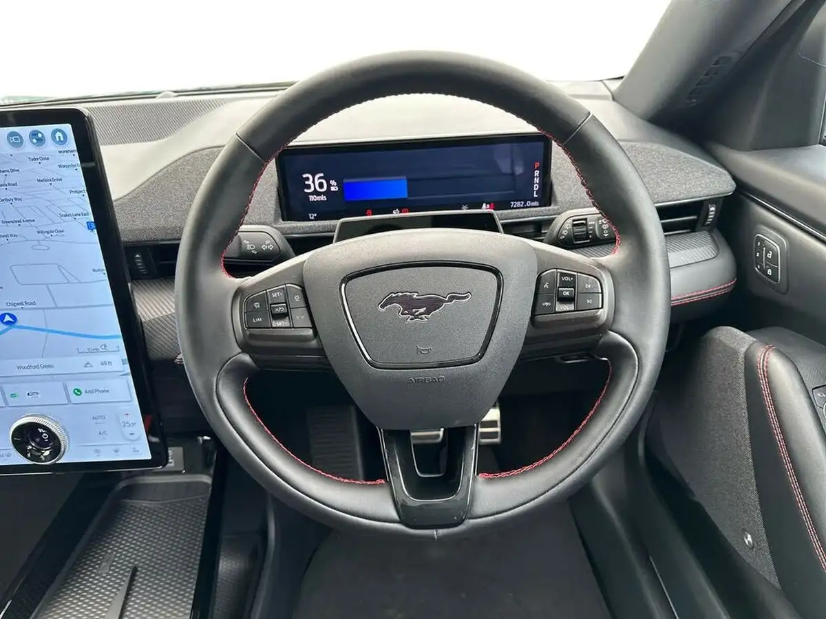 2024-ford-mustang-mach-e-big-16