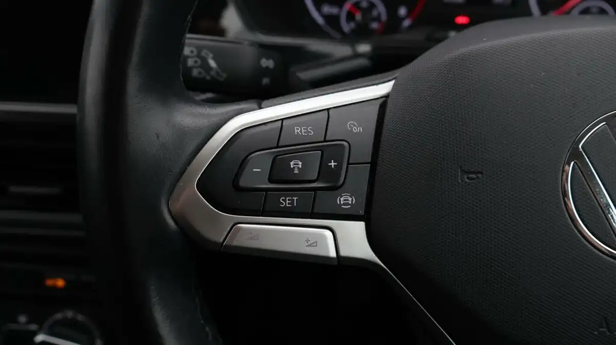 2021-volkswagen-t-cross-10-tsi-se-110ps-big-22