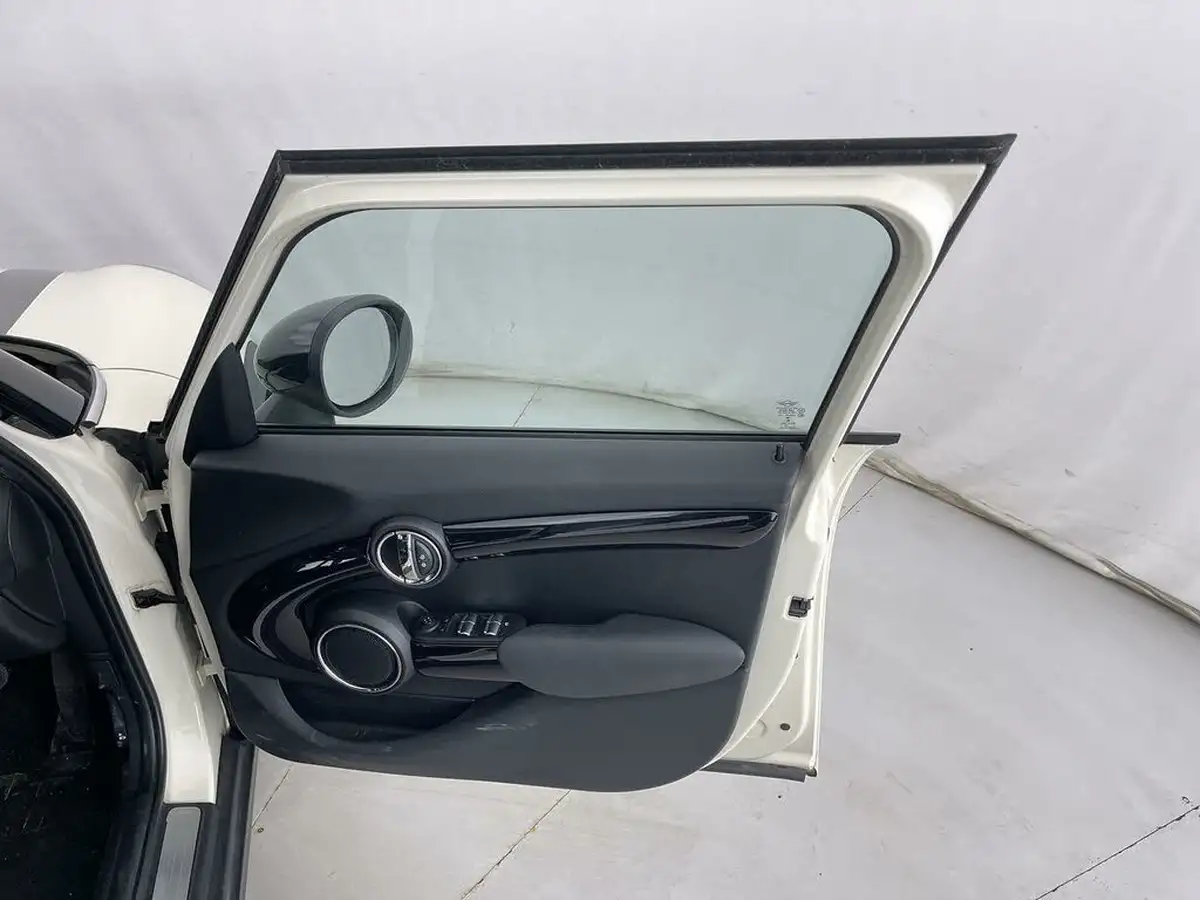 2014-mini-cooper-15-cooper-5d-auto-big-26