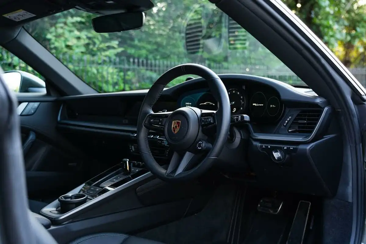 2023-porsche-911-30-carrera-coupe-big-27