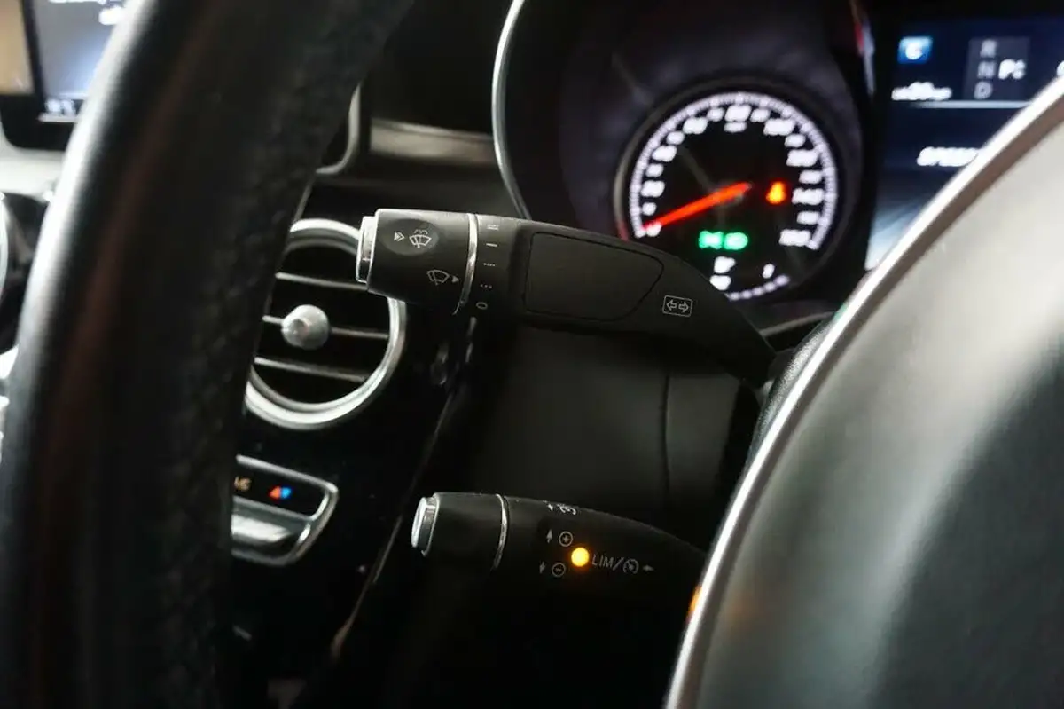 2016-mercedes-benz-c-class-big-30