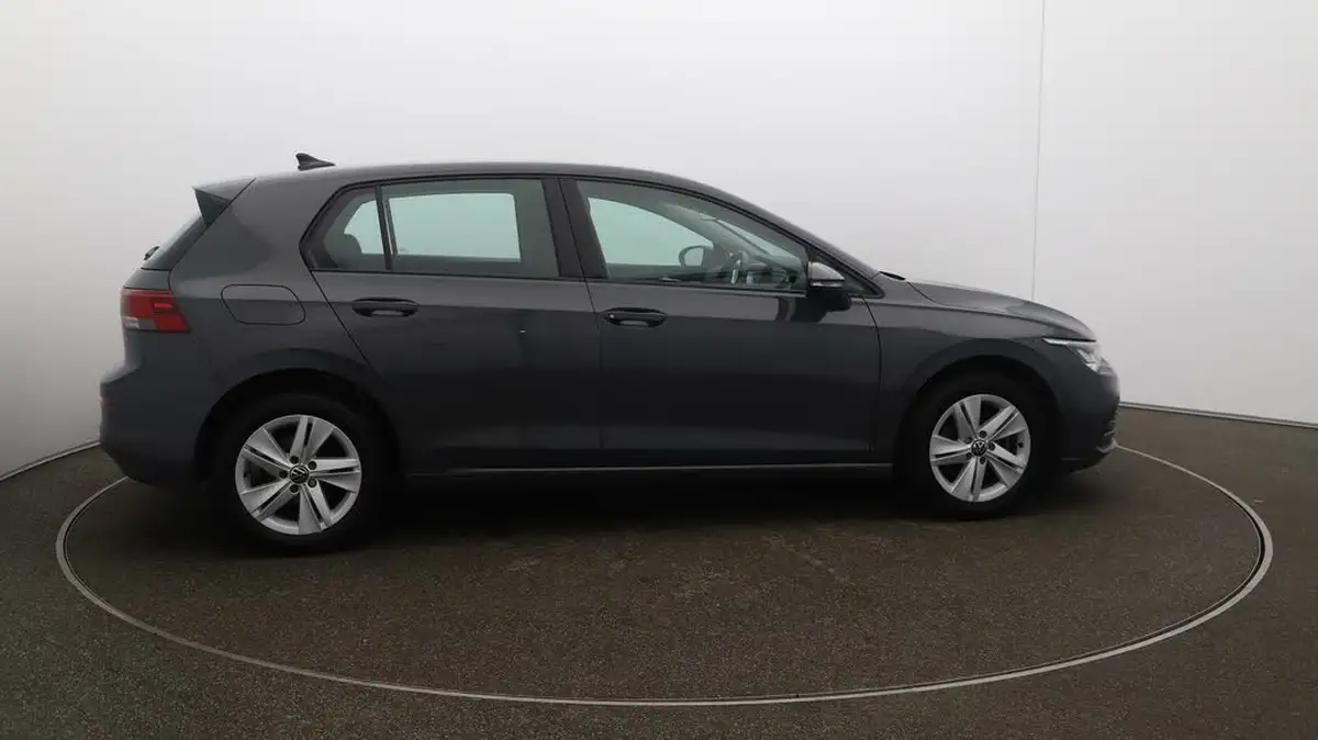 2023-volkswagen-golf-15-tsi-life-130ps-hatchback-big-8