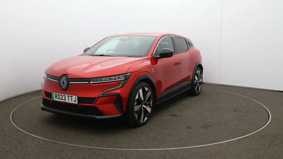 2023-renault-megane-e-tech-e-techno-big-35