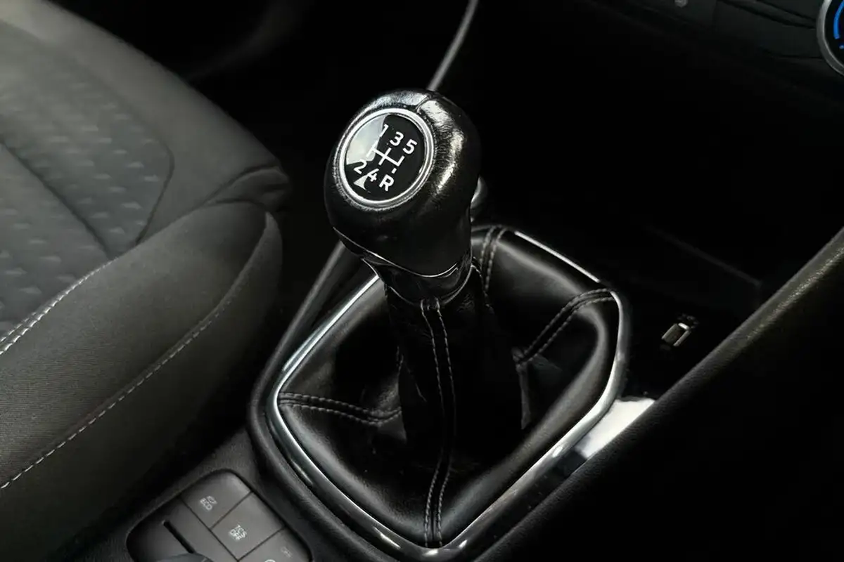 2017-ford-fiesta-11-ti-vct-zetec-5d-big-22