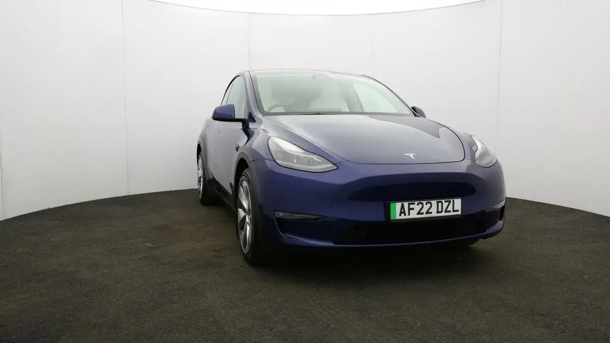 2022-tesla-model-y-e-long-range-big-44
