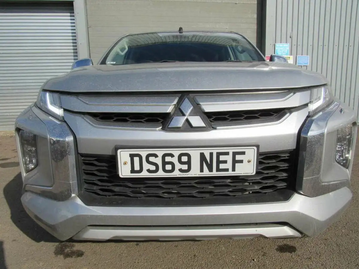 2019-mitsubishi-l200-22di-d-warrior-big-5