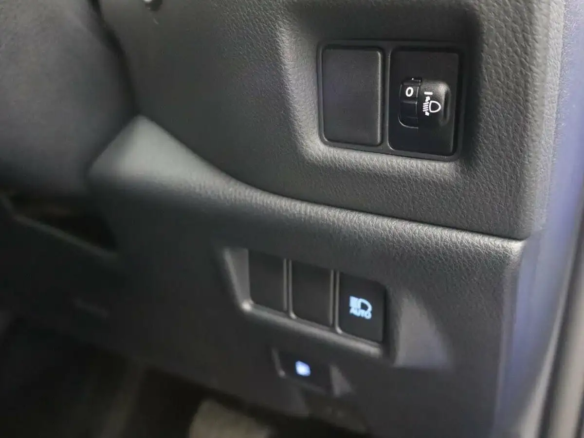 2021-toyota-c-hr-18-vvt-i-icon-big-28