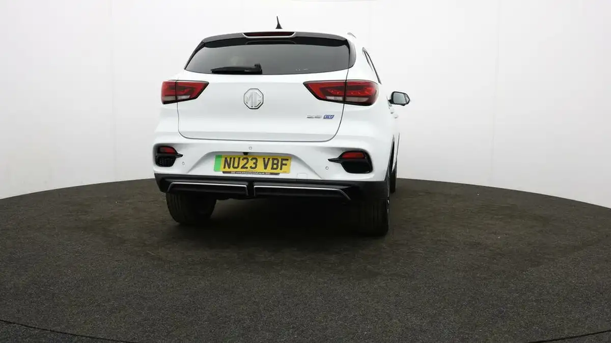 2023-mg-zs-suv-e-trophy-ev-156ps-long-range-big-67