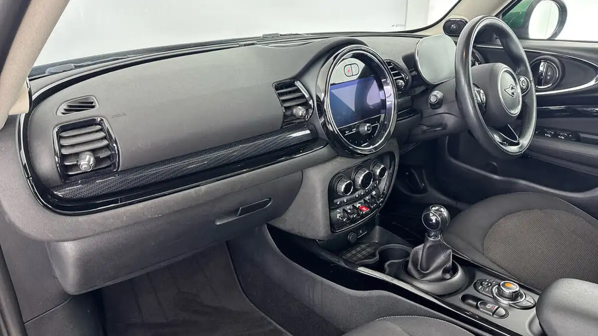 2021-mini-clubman-15-cooper-classic-big-9