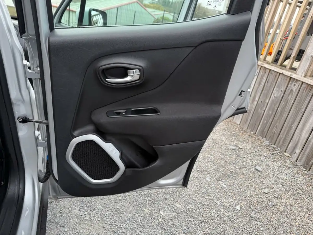 2016-jeep-renegade-16-multijet-ii-longitude-ss-big-53