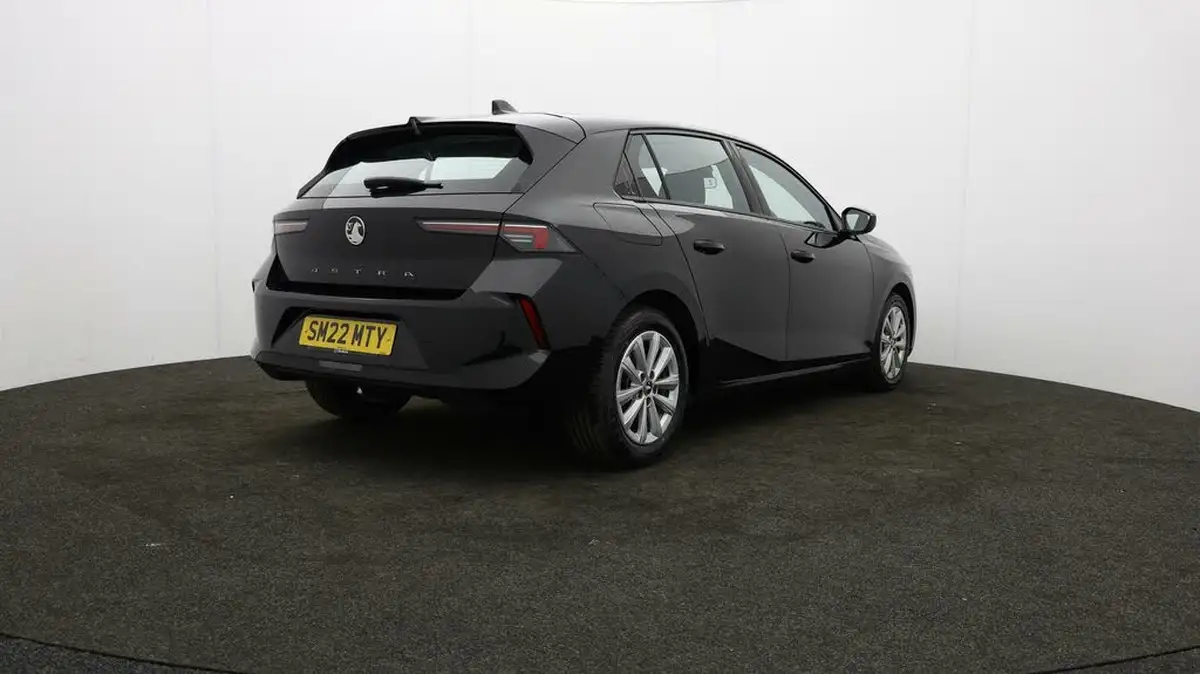 2022-vauxhall-astra-12-turbo-design-130ps-hatchback-big-76