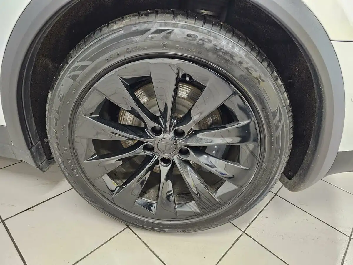 2017-tesla-model-x-e-75d-big-38