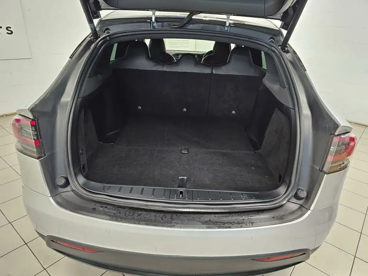 2017-tesla-model-x-e-75d-big-10