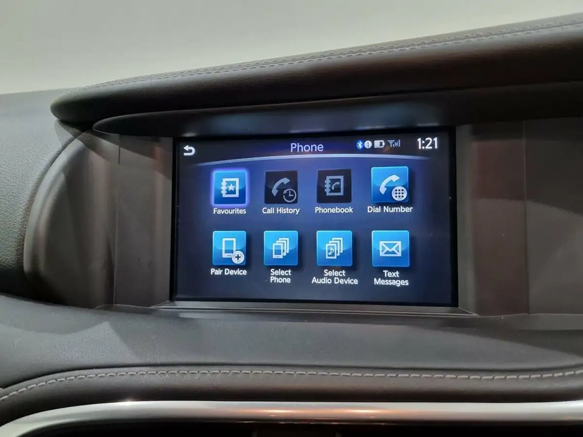 2019-infiniti-q30-22d-sport-big-32