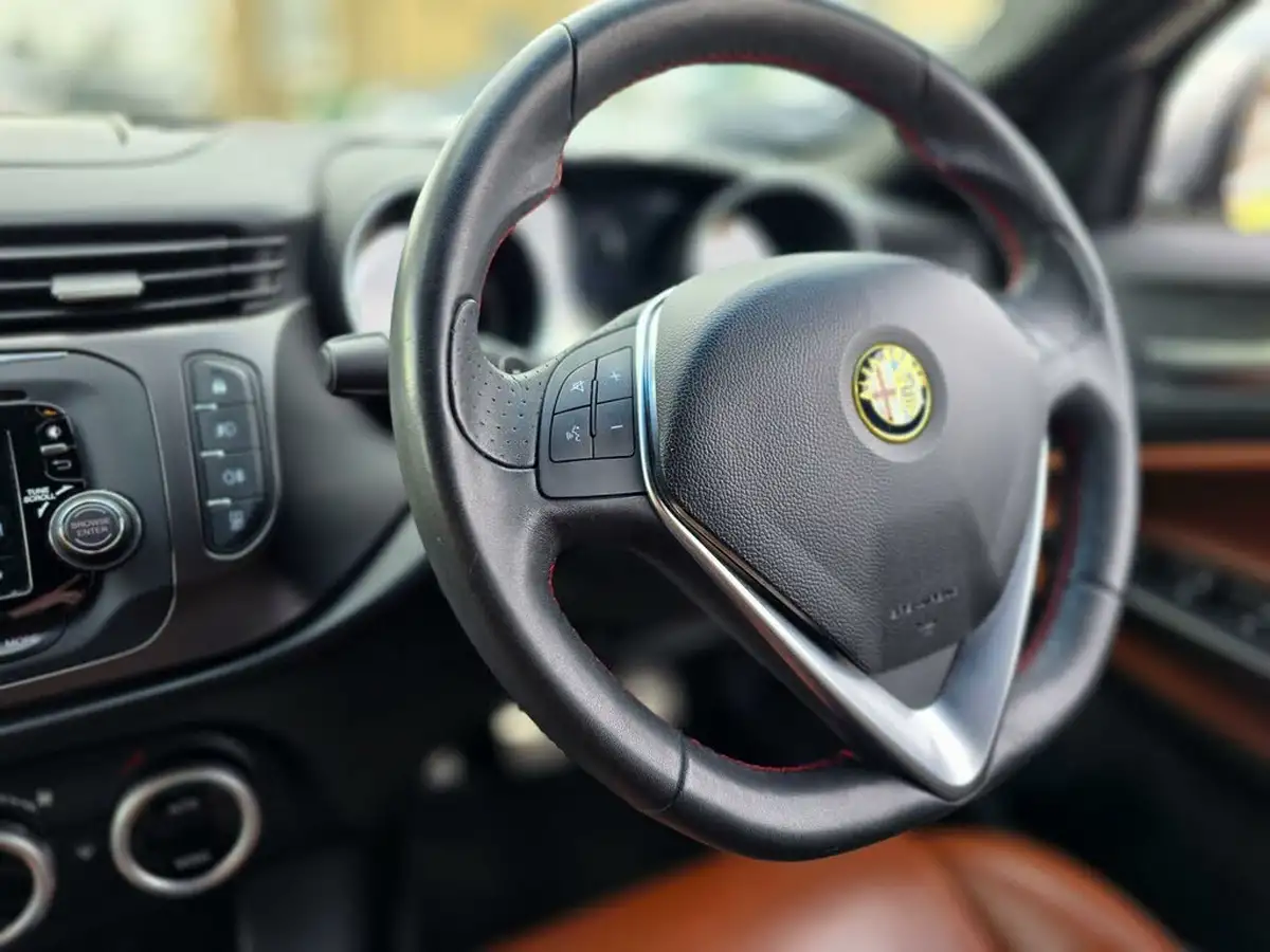 2015-alfa-romeo-giulietta-14-tb-exclusive-alfa-tct-big-29