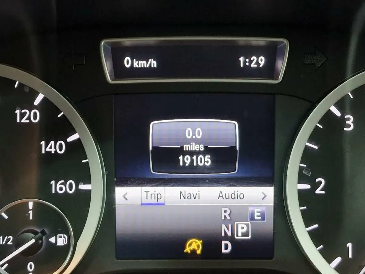 2019-infiniti-q30-22d-sport-big-56