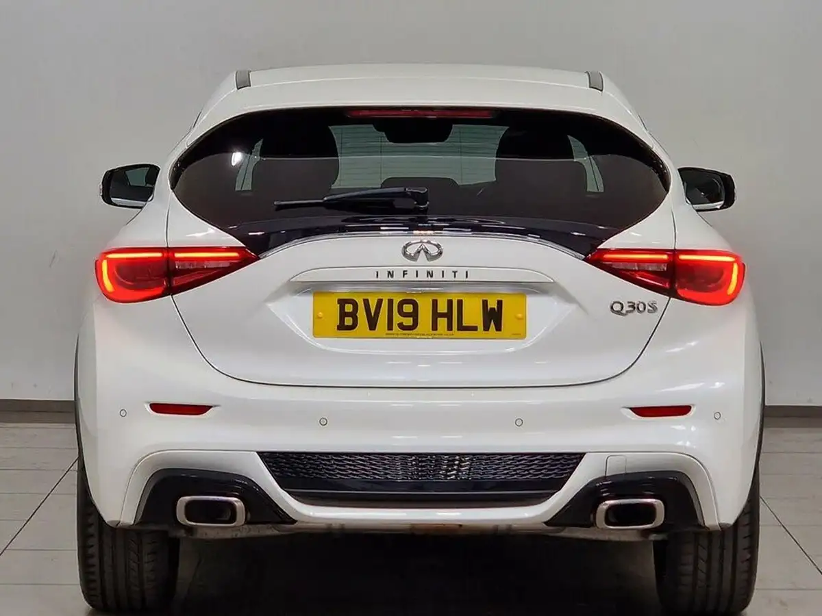 2019-infiniti-q30-22d-sport-big-4