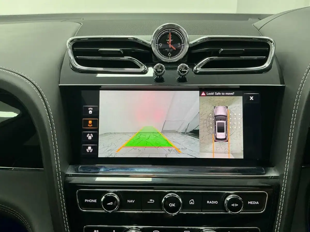 2021-bentley-bentayga-40-v8-big-37