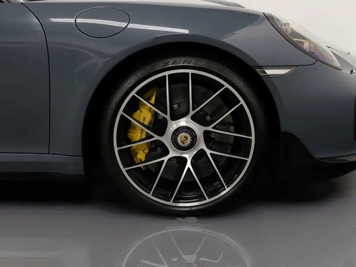 2017-porsche-911-38-turbo-s-cabriolet-big-67