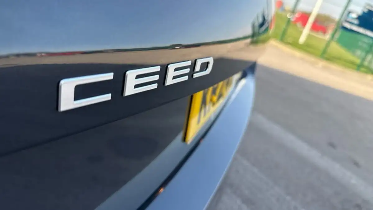 2024-kia-ceed-15-t-gdi-gt-line-158bhp-big-27