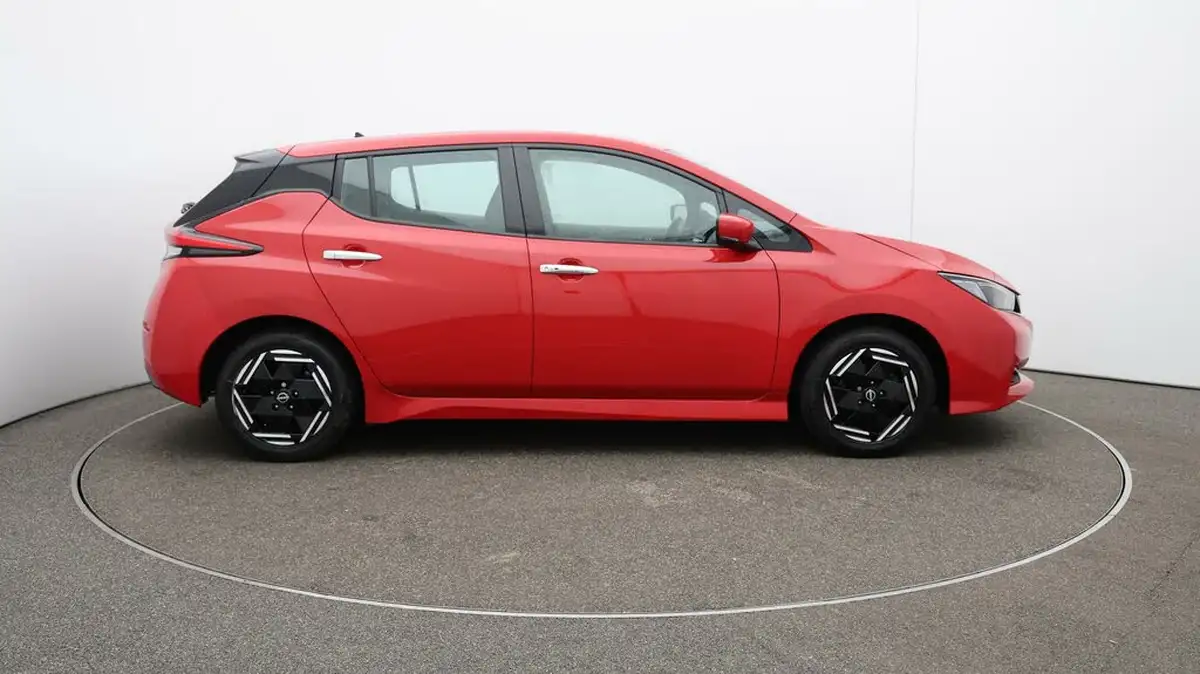 2022-nissan-leaf-e-acenta-39kwh-big-39