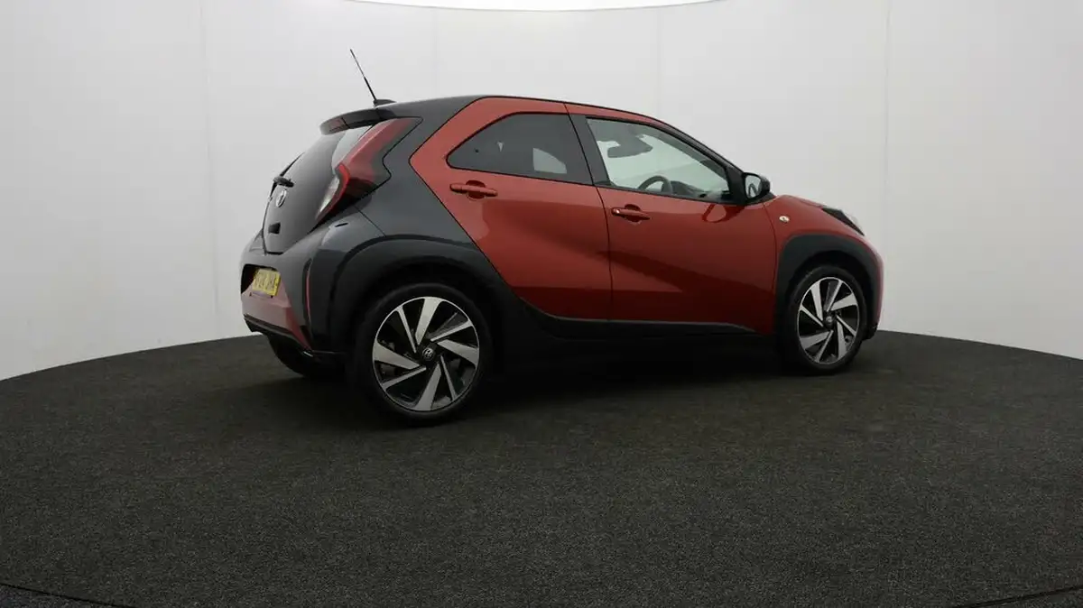 2024-toyota-aygo-x-10-vvt-i-edge-big-34