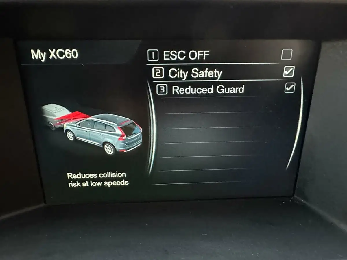 2016-volvo-xc60-20td-d4-se-nav-geartronic-big-24