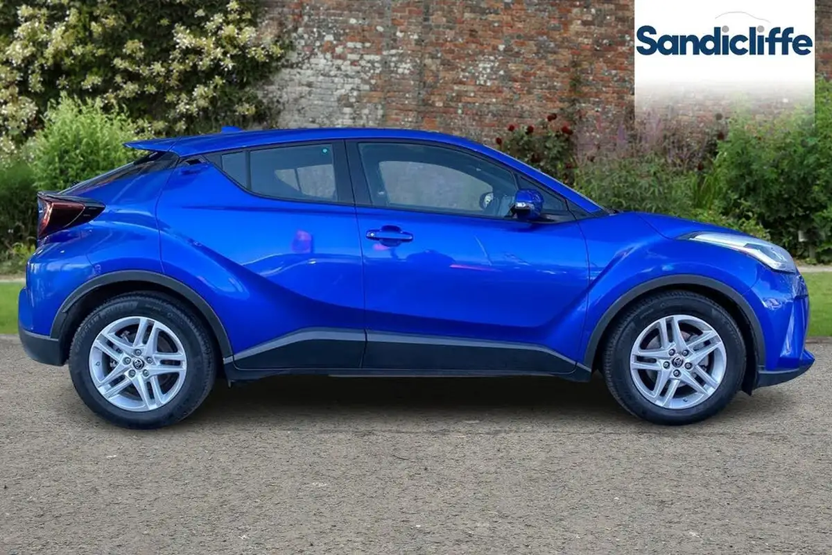 2022-toyota-c-hr-18-vvt-i-icon-big-1