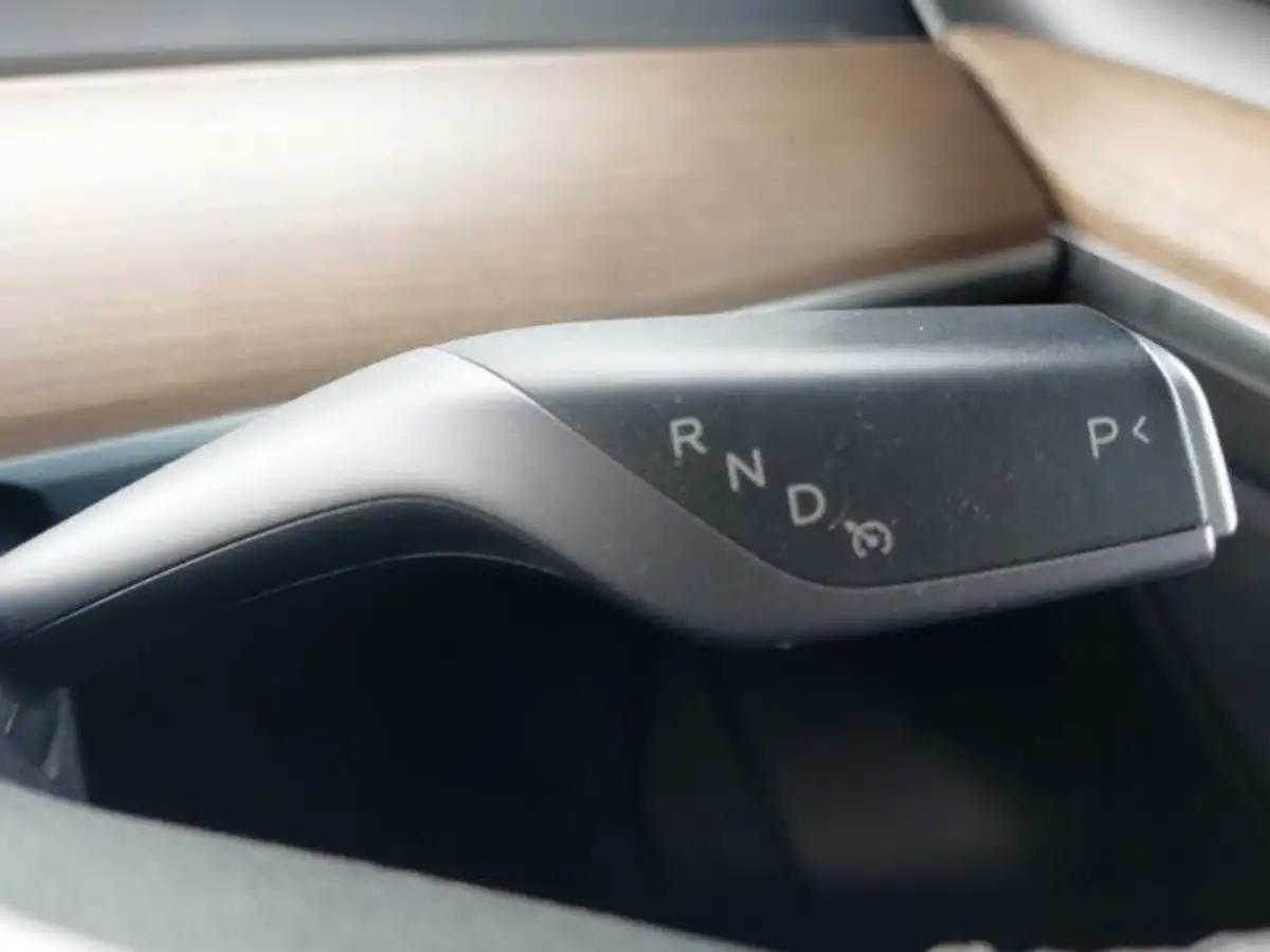 2021-tesla-model-3-e-long-range-awd-big-14