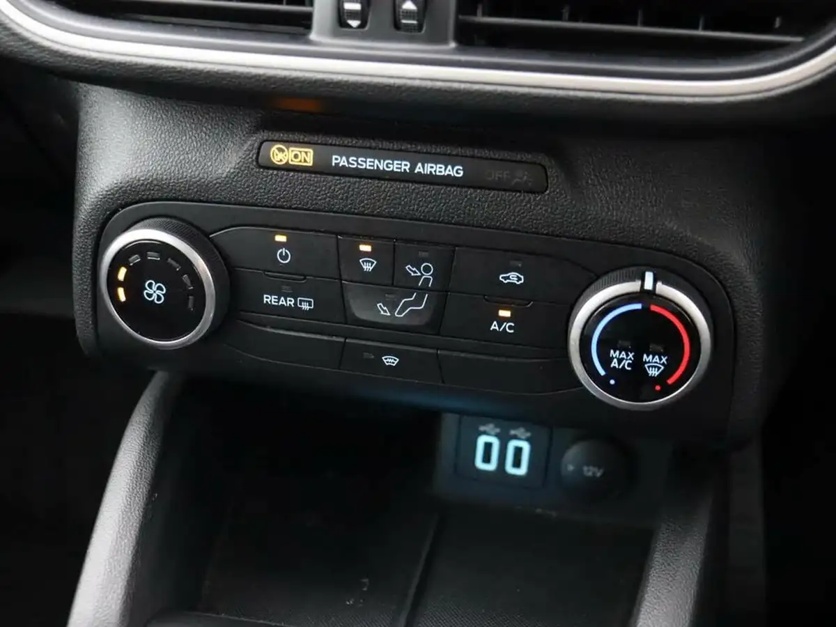 2020-ford-focus-15-zetec-120ps-estate-big-26