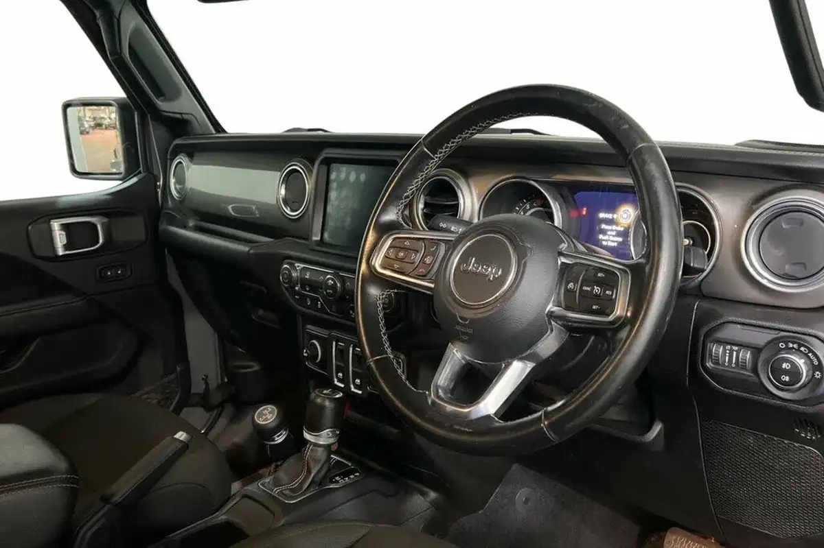 2020-jeep-wrangler-20-gme-sahara-hard-3d-big-8