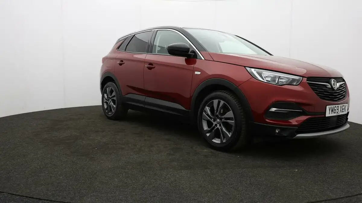 2020-vauxhall-grandland-x-12-sri-nav-big-0