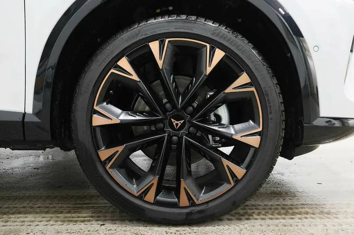 2024-cupra-formentor-15-etsi-v3-big-4