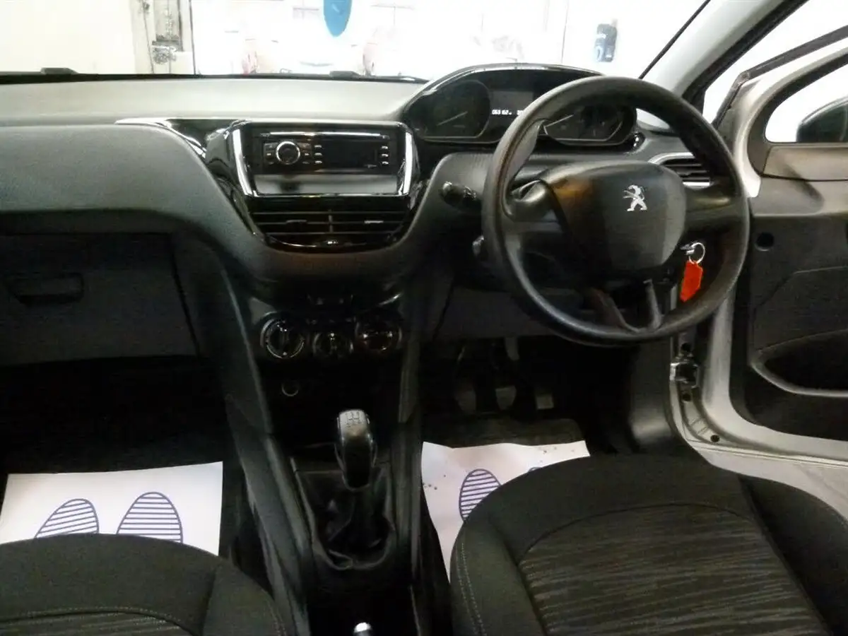2017-peugeot-208-16bluehdi-access-ac-5d-big-16