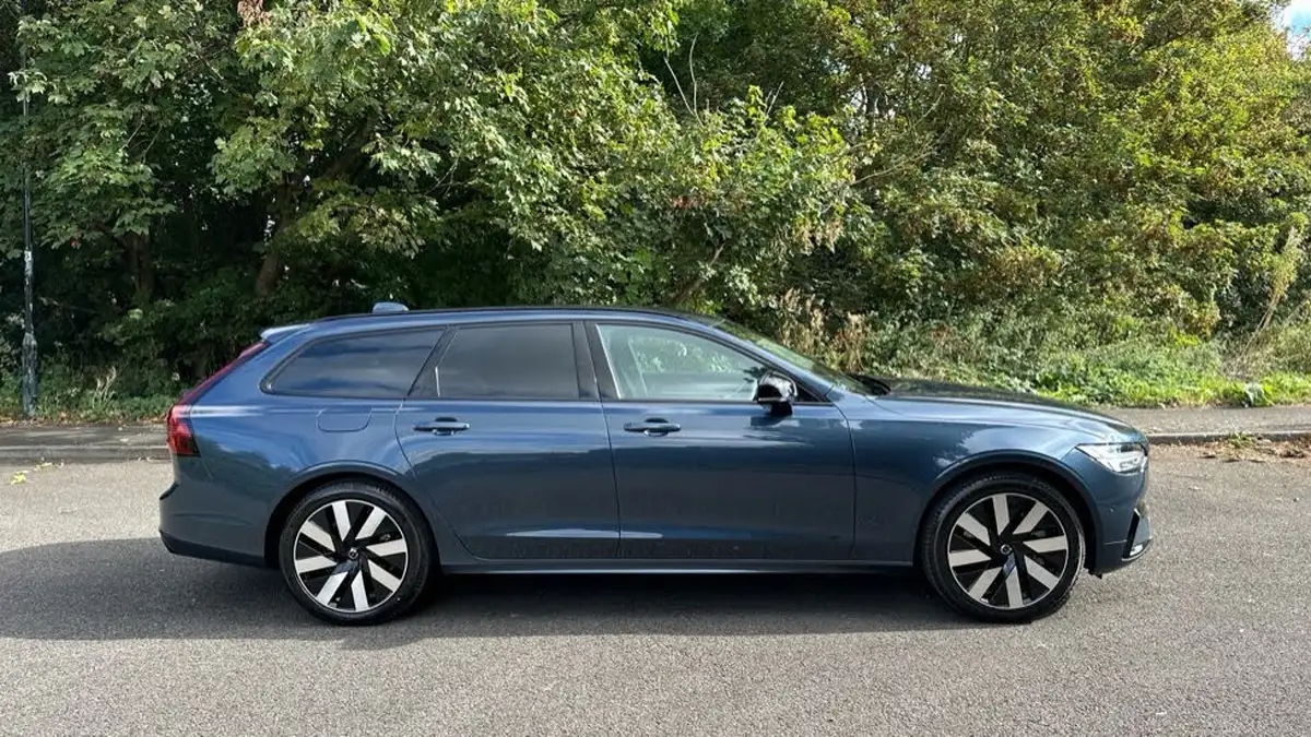 2024-volvo-v90-20-t6-r-design-big-36