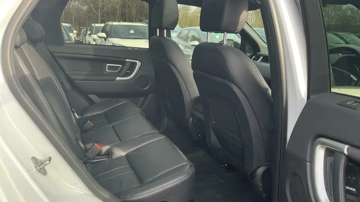 2019-land-rover-discovery-sport-20td4-landmark-big-12