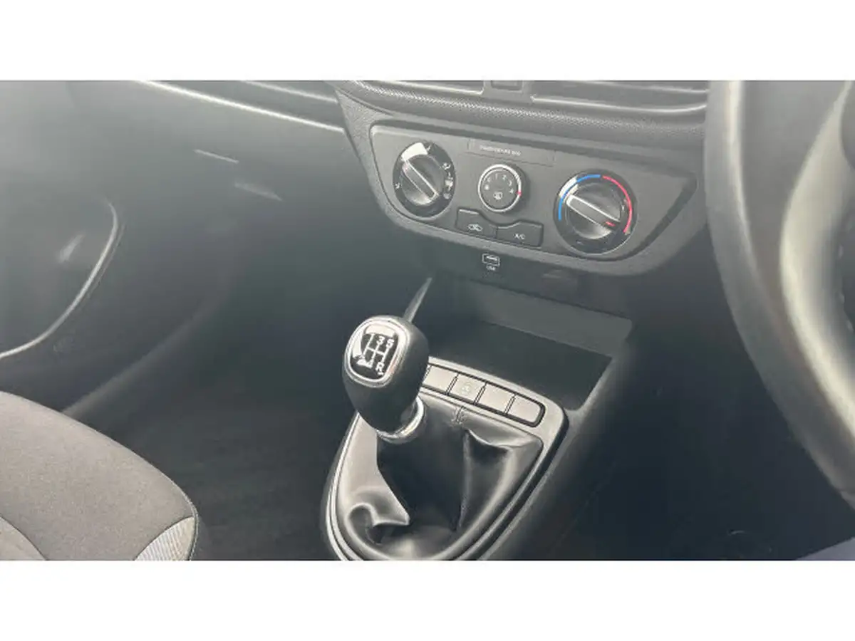 2020-hyundai-i10-10-se-connect-big-12
