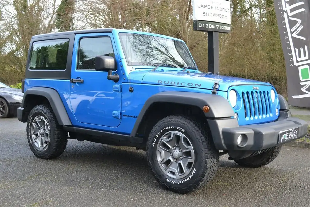 2014-jeep-wrangler-big-0