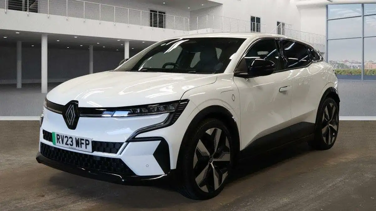 2023-renault-megane-e-tech-e-techno-big-1