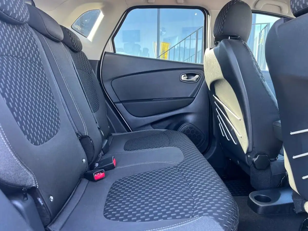 2018-renault-captur-09-tce-dynamique-s-nav-big-9