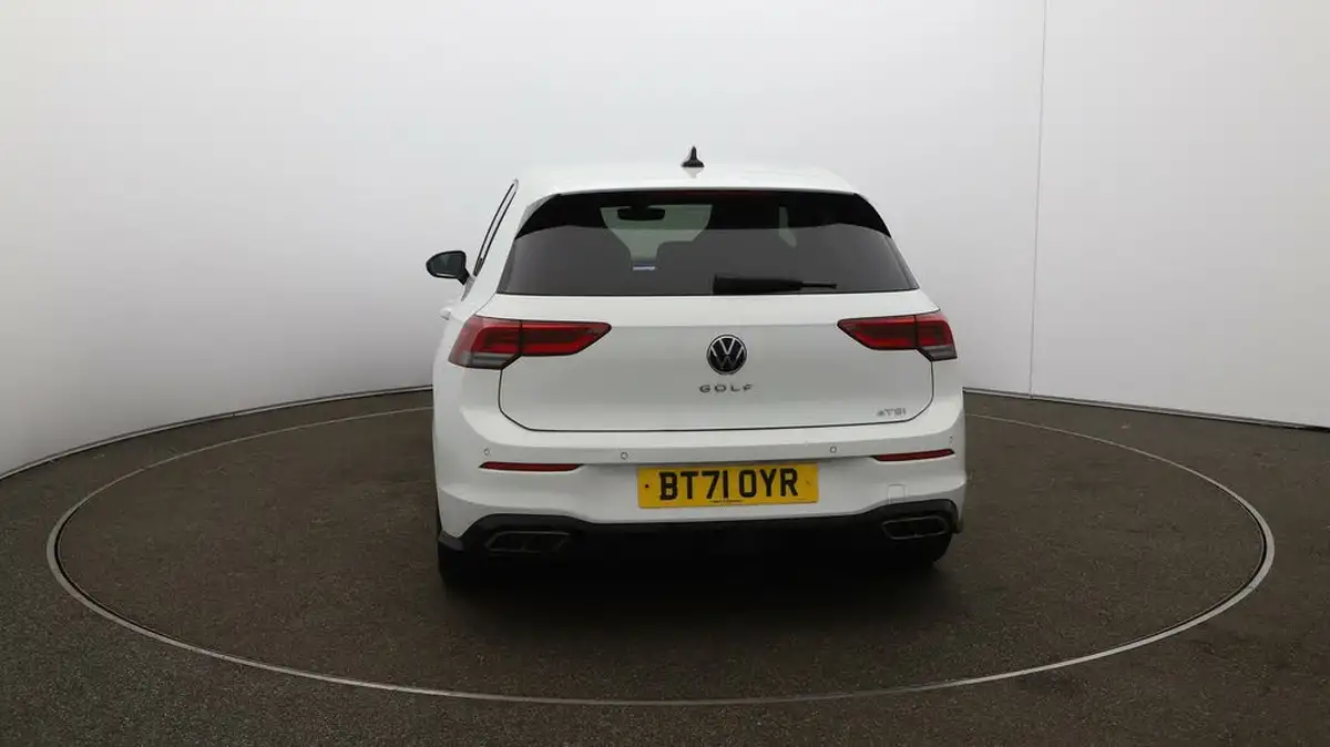 2021-volkswagen-golf-big-50