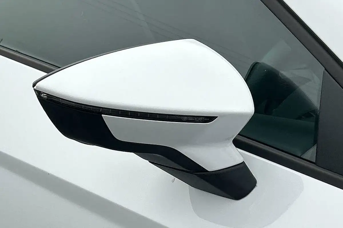 2017-seat-leon-14-ecotsi-fr-technology-hatchback-5d-dsg-big-28