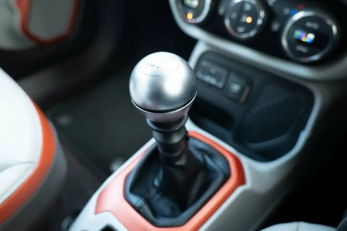 2016-jeep-renegade-16-multijet-ii-limited-ss-big-7