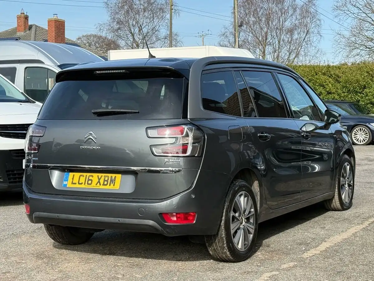2016-citroen-grand-c4-picasso-16bluehdi-exclusive-big-56