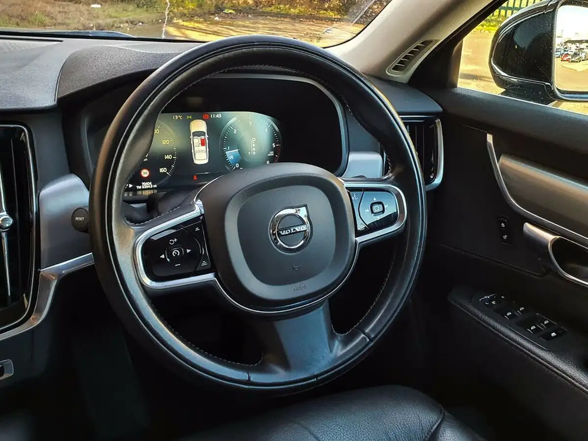 2019-volvo-s90-20td-d4-momentum-big-17
