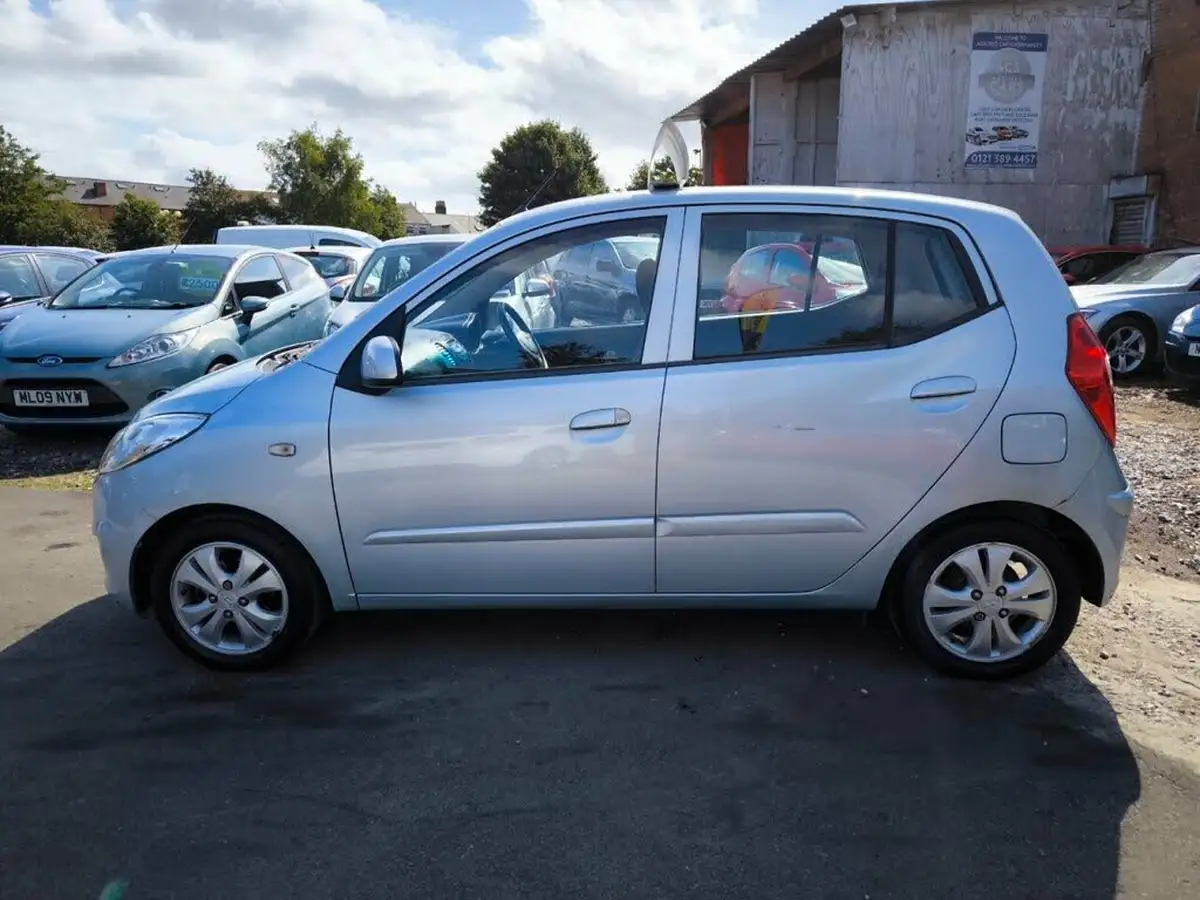 2012-hyundai-i10-12-active-big-6