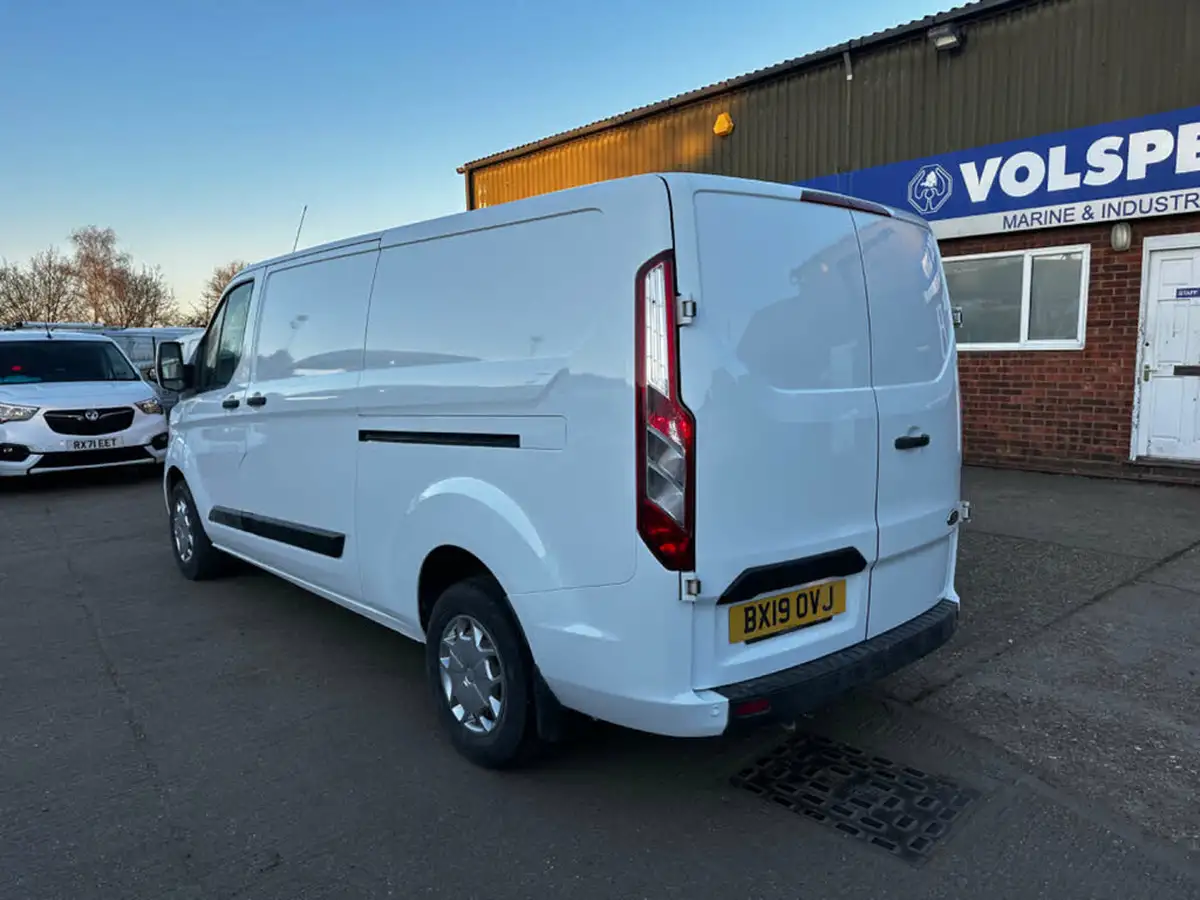2019-ford-transit-custom-20tdci-300-l2h1-trend-105pseu6-panel-van-big-7