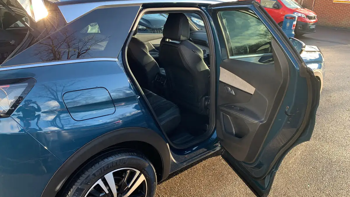 2021-peugeot-3008-suv-12-puretech-gt-big-51