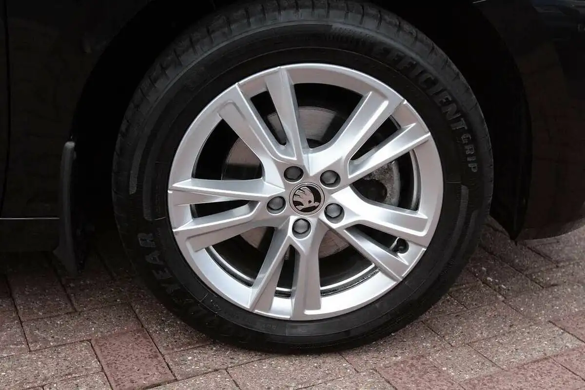 2024-skoda-fabia-10-tsi-se-l-edtion-big-4