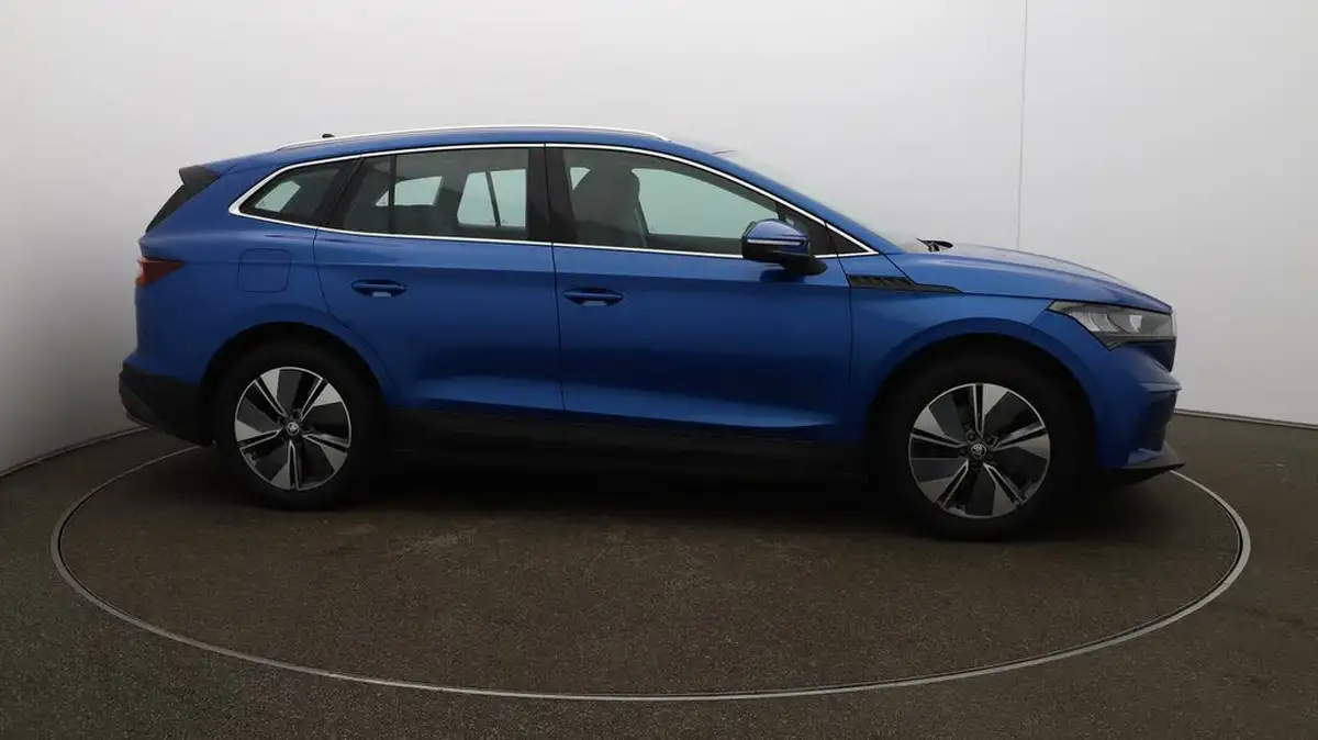 2022-skoda-enyaq-e-80-82-kwh-big-41